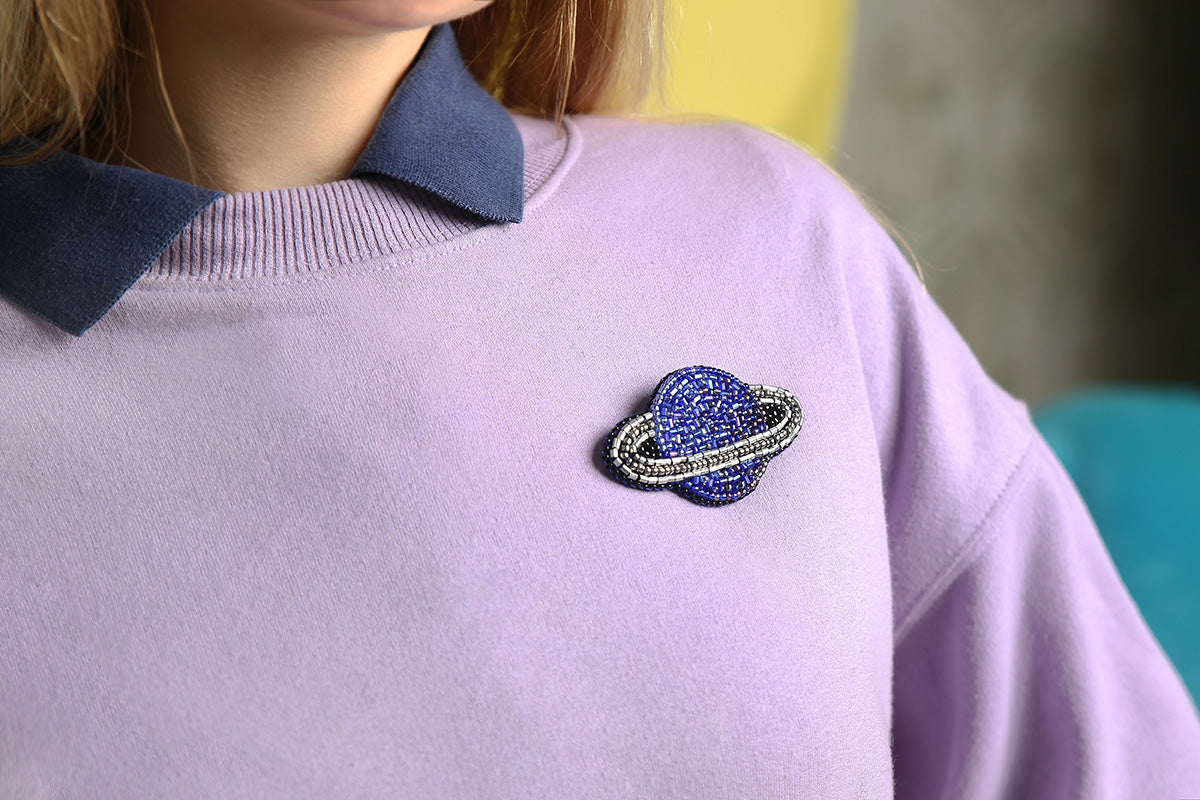 Klart Embroidery kit Saturn. Brooch - TimeToCraft